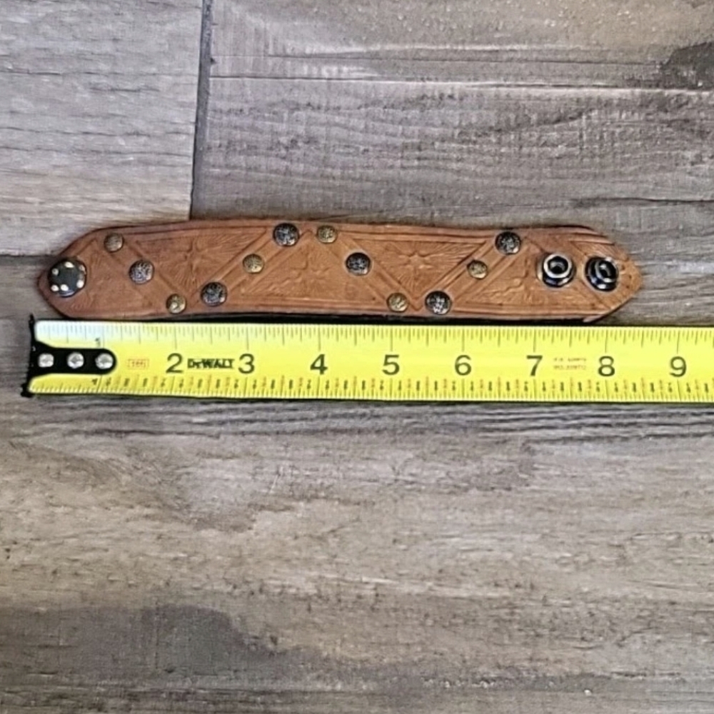 Vtg Embossed Sun Studded Adjustable Length Leather Bracelet - Picture 10 of 12